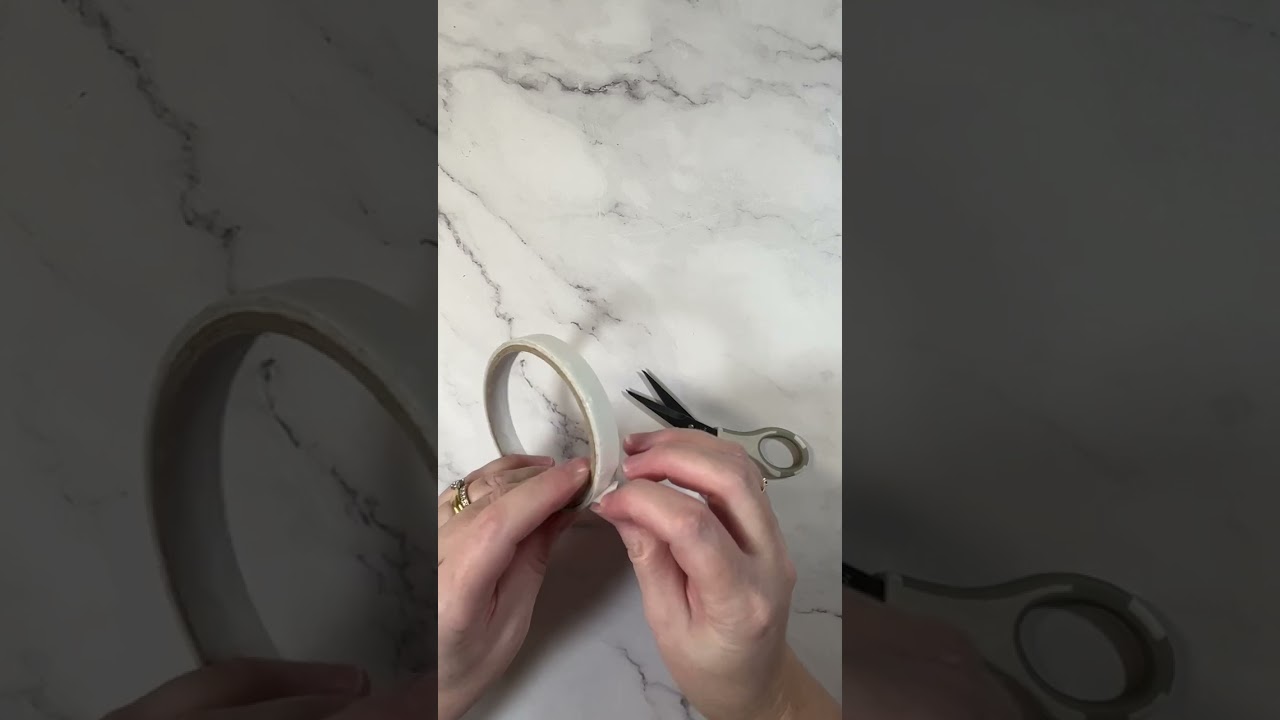 Как ЛУЧШЕ всего использовать двусторонний скотч? Рвать или резать? Скрапбукинг 101 #шорты