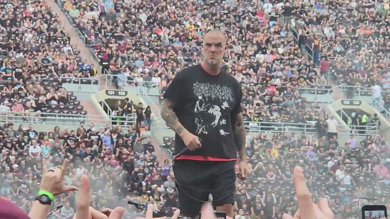 Pantera live at Virginia tech, performing mouth for war and a new level. Maybe 7 2025