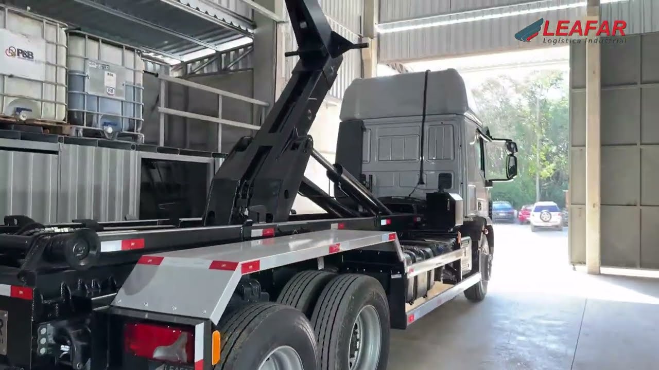 Equipamento Roll On Roll Off: como funciona no caminhão | Logística Industrial