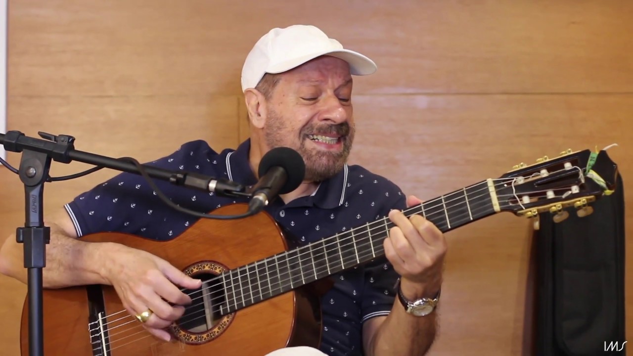 João Bosco interpreta 