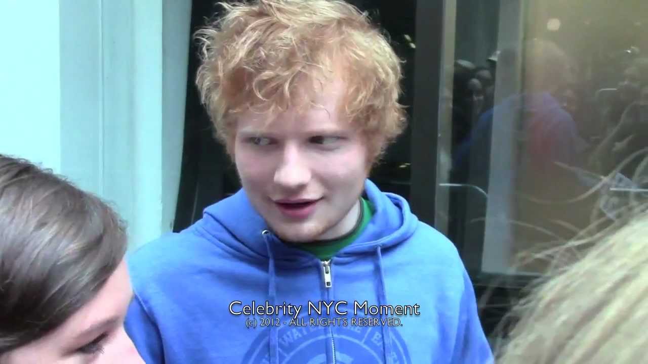 Ed Sheeran mingles with fans in NYC #edsheeran