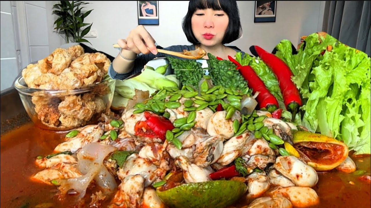 Thaifood ASMR ตำหอยนางรมใส่แมงกะพรุน หวานๆกรอบๆกับแคบหมู Oyster papaya salad MUKBANG show 