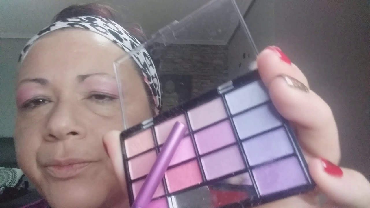 BASE MAQUILLAJE MATE DELIPLUS ,ES TAN BUENA COMO DICEN?????