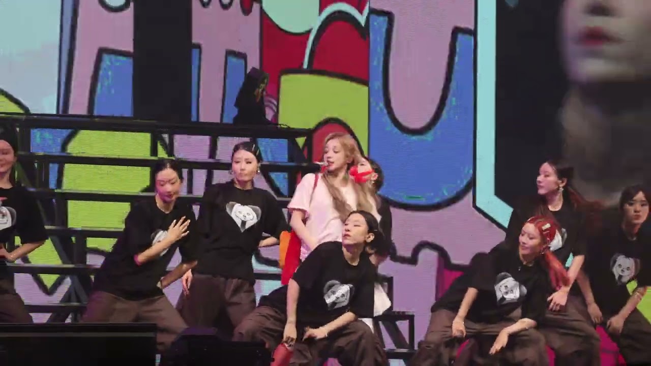 【4K Fancam】250927 Yuqi Fancon in Guangzhou 12. Freak
