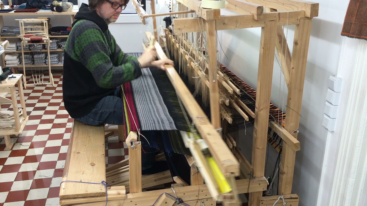Weaving with Pluma-Shuttle in Flying8 loom, 190cm