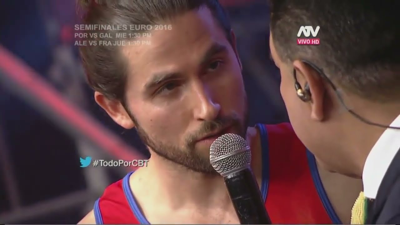 Macs Cayo y sus preguntas a Andrés Hurtado en COMBATE