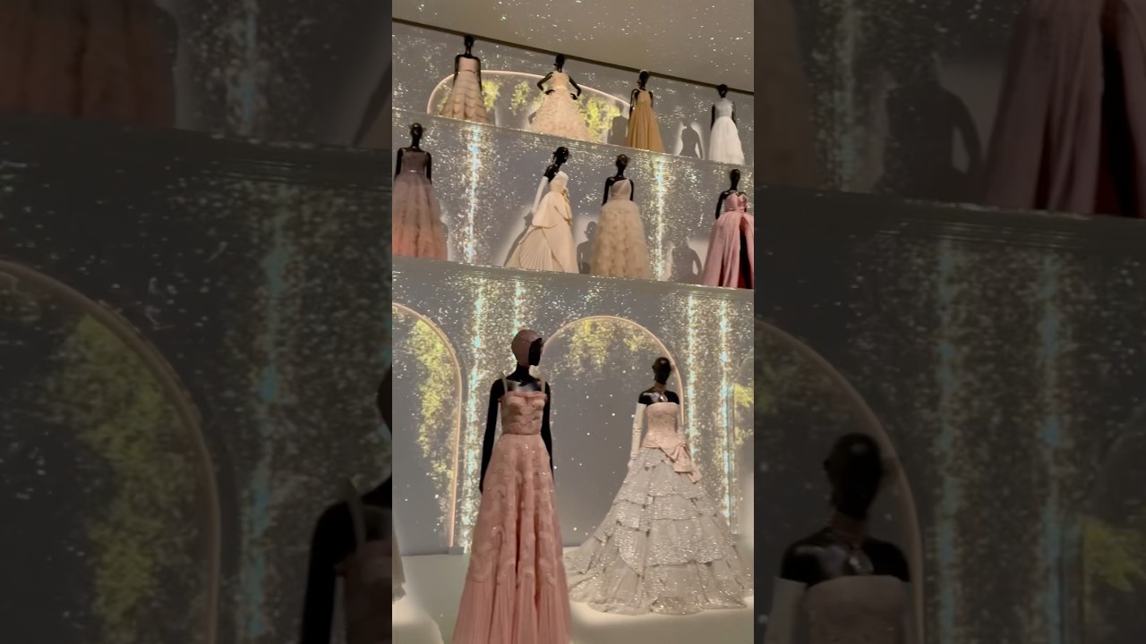 Dior museum in Paris (La Galerie Dior) #paris #france #christiandior #fashion #highfashion #dior