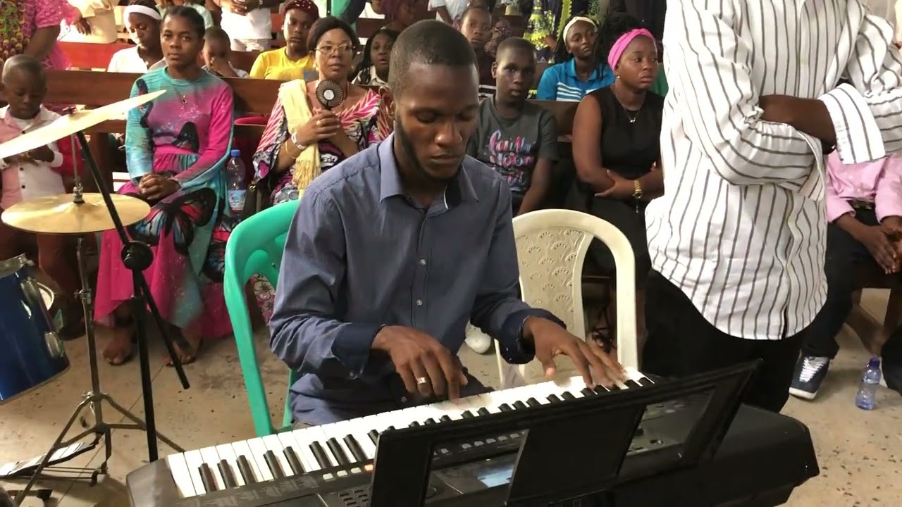 Agnus Dei Rossignol by Pueri Cantores de la Miséricorde Divine -kin 🕊
