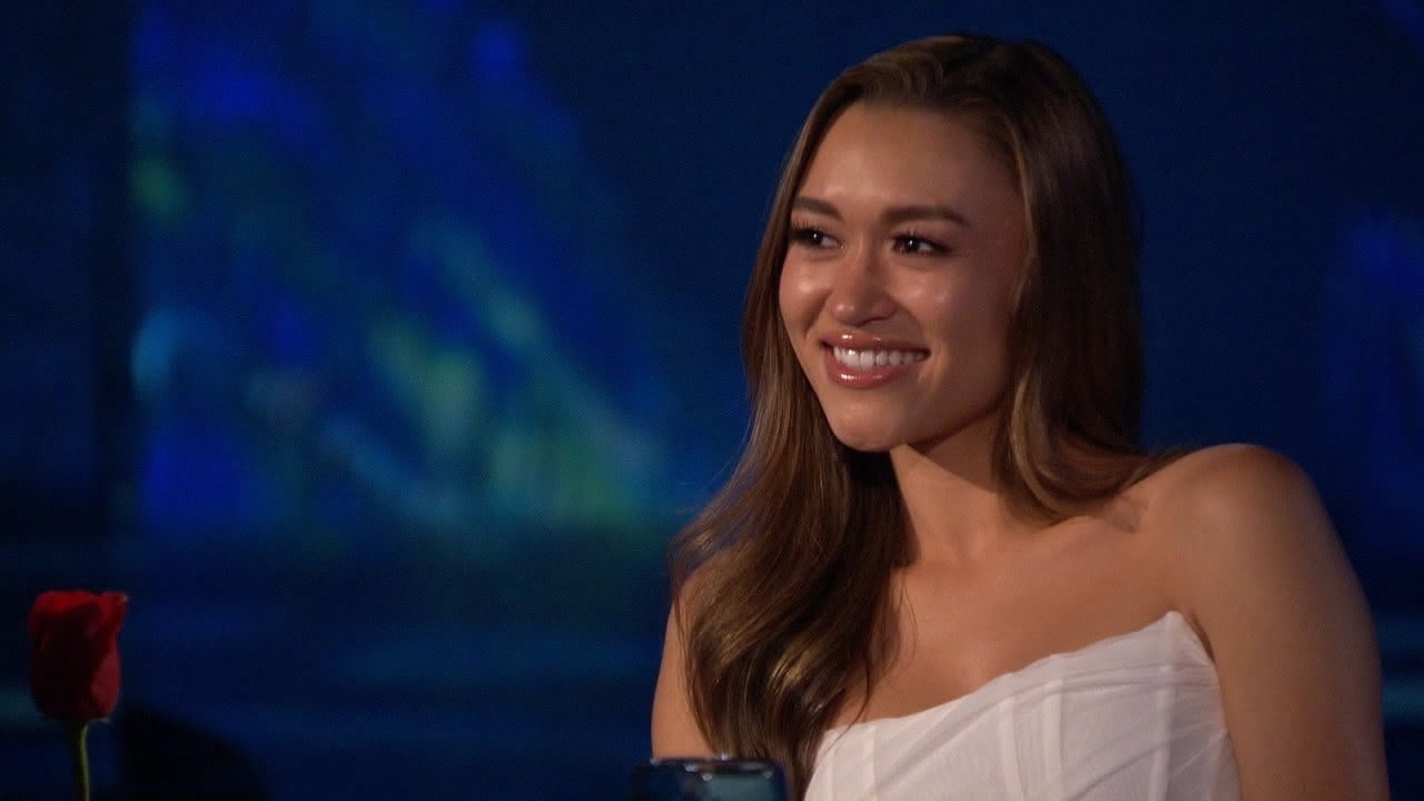 Sarah Receives a Rose on a One-on-One Date - The Bachelor