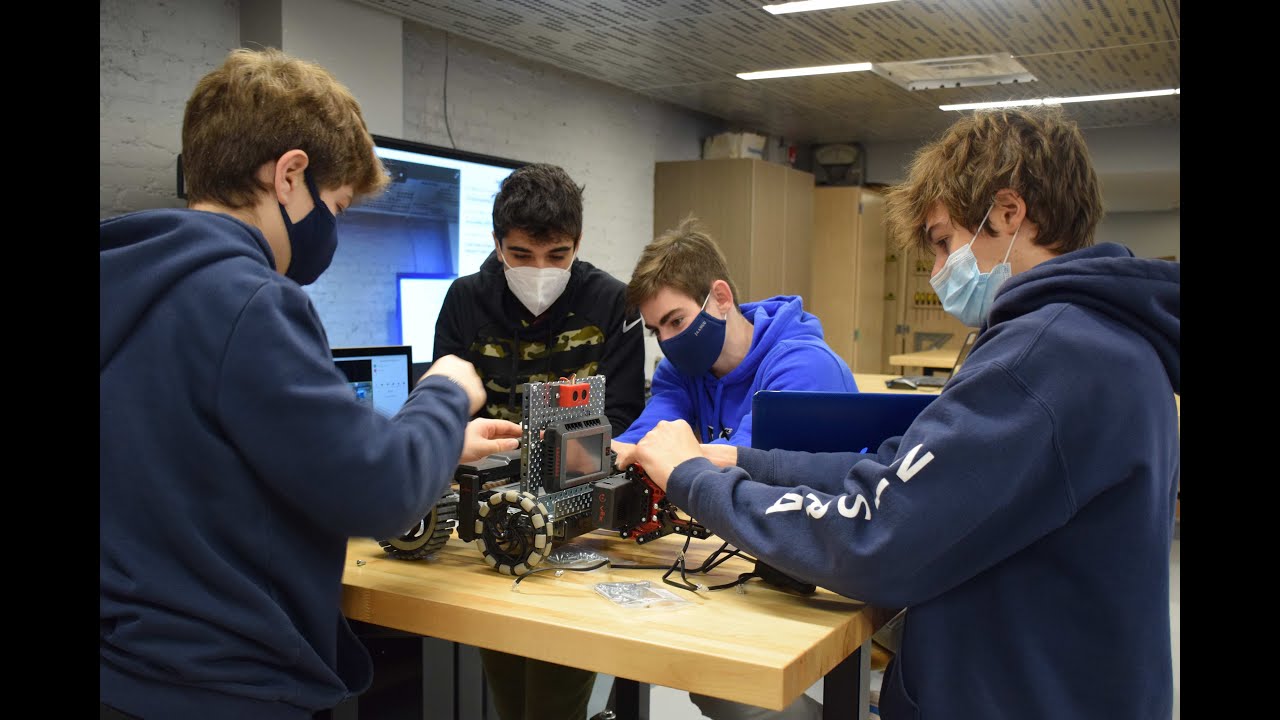 Students Get Creative at Design and Innovation Center