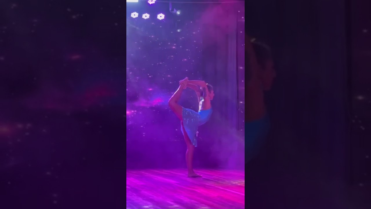 Contortion act in Club Med Rio das pedras 