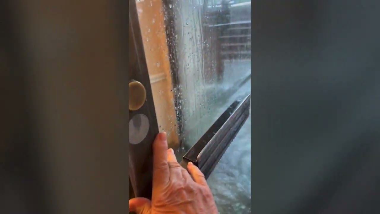 RAW: Water floods basement of Midwood, Brooklyn building