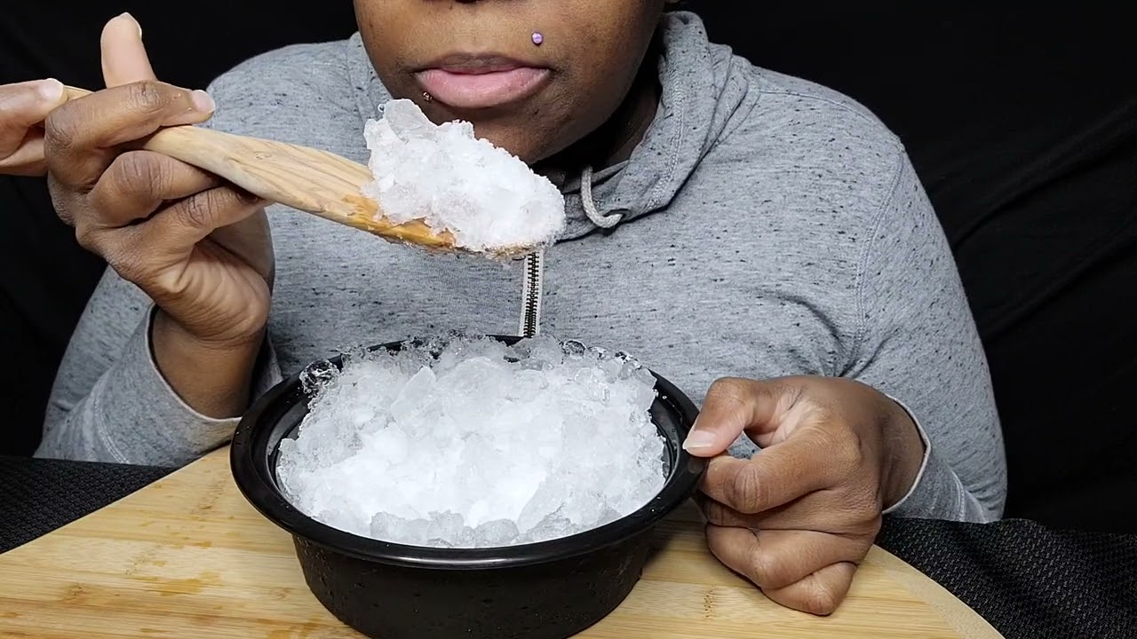 POWDERY TUBE ICE MIXED WITH CRUSHED TUBE ICE #iceeating #asmr #asmrice