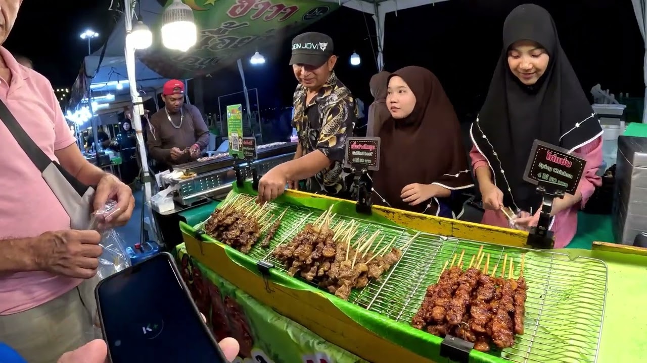 Muslim beach vendors