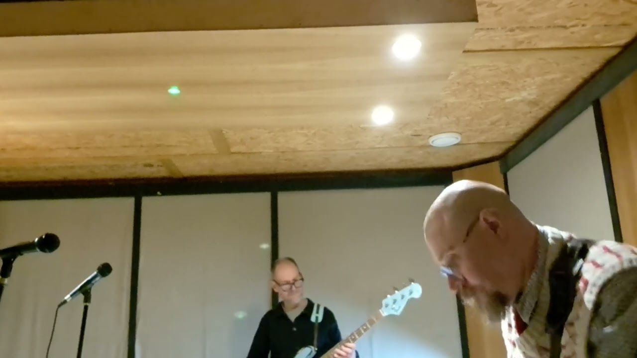 First band rehearsal with the Goldtone EBM5 electric banjo.