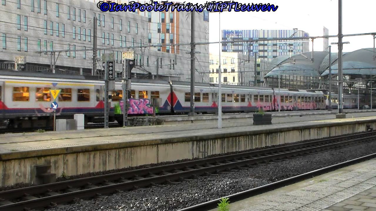 Season 8, Episode 199 - Trains at Leuven station/Treinen in het station van Leuven