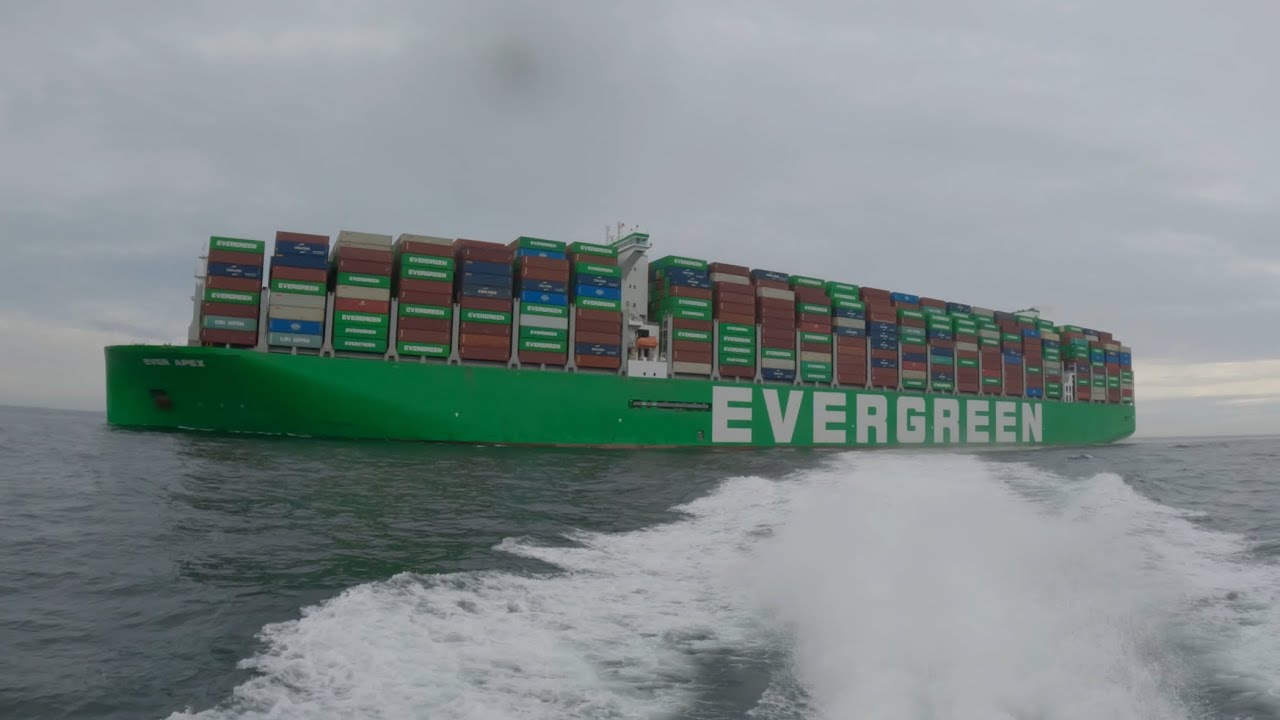 Green giant is entering the port of Rotterdam, must watch….amazing!!