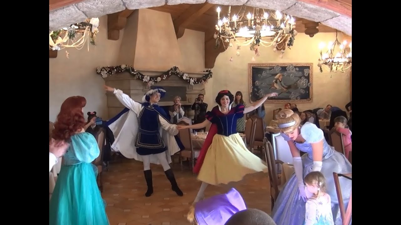 Auberge De Cendrillon Disneyland Paris Cinderella Restaurant 2016