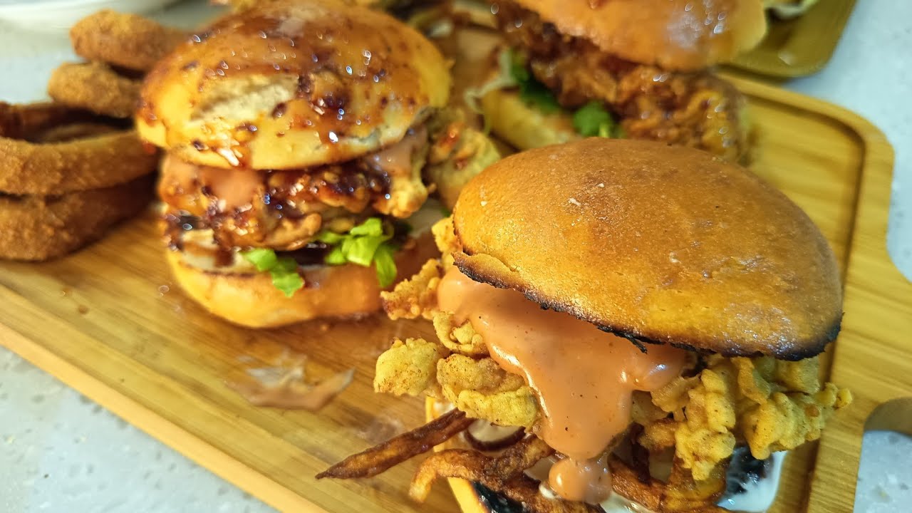 Hot Honey Crispy Chicken Burgers Homemade 😋