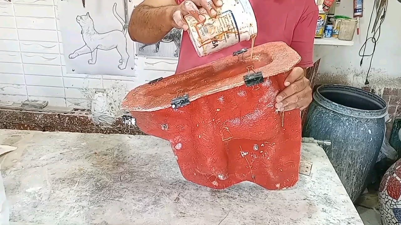 طريقة الصب فى قالب القطة .. The method of casting in the cat mold..
