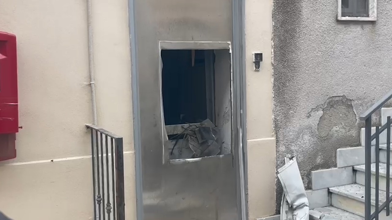 Ancora raid di banditi contro i postamat: colpo a Montaguto (AV)