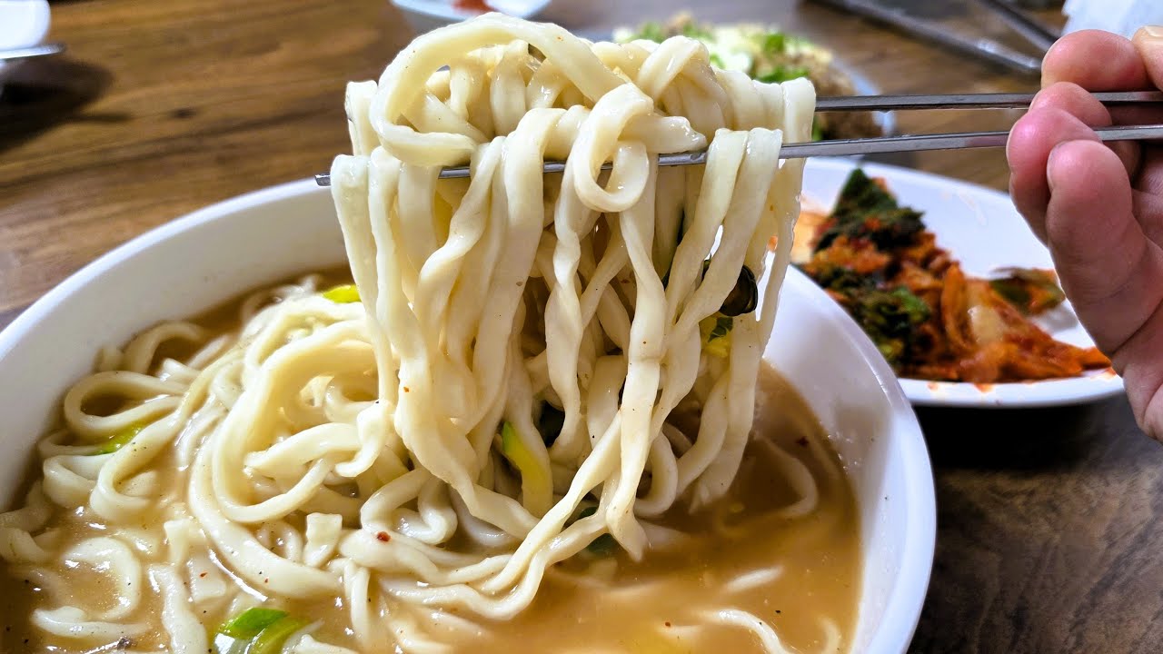 찬 바람 불 때 생각나는 진한 사골육수의 칼국수! 서울칼국수에서 수육과 한 그릇 뚝딱! #남양주맛집 #칼국수맛집 #사골칼국수 #서울칼국수