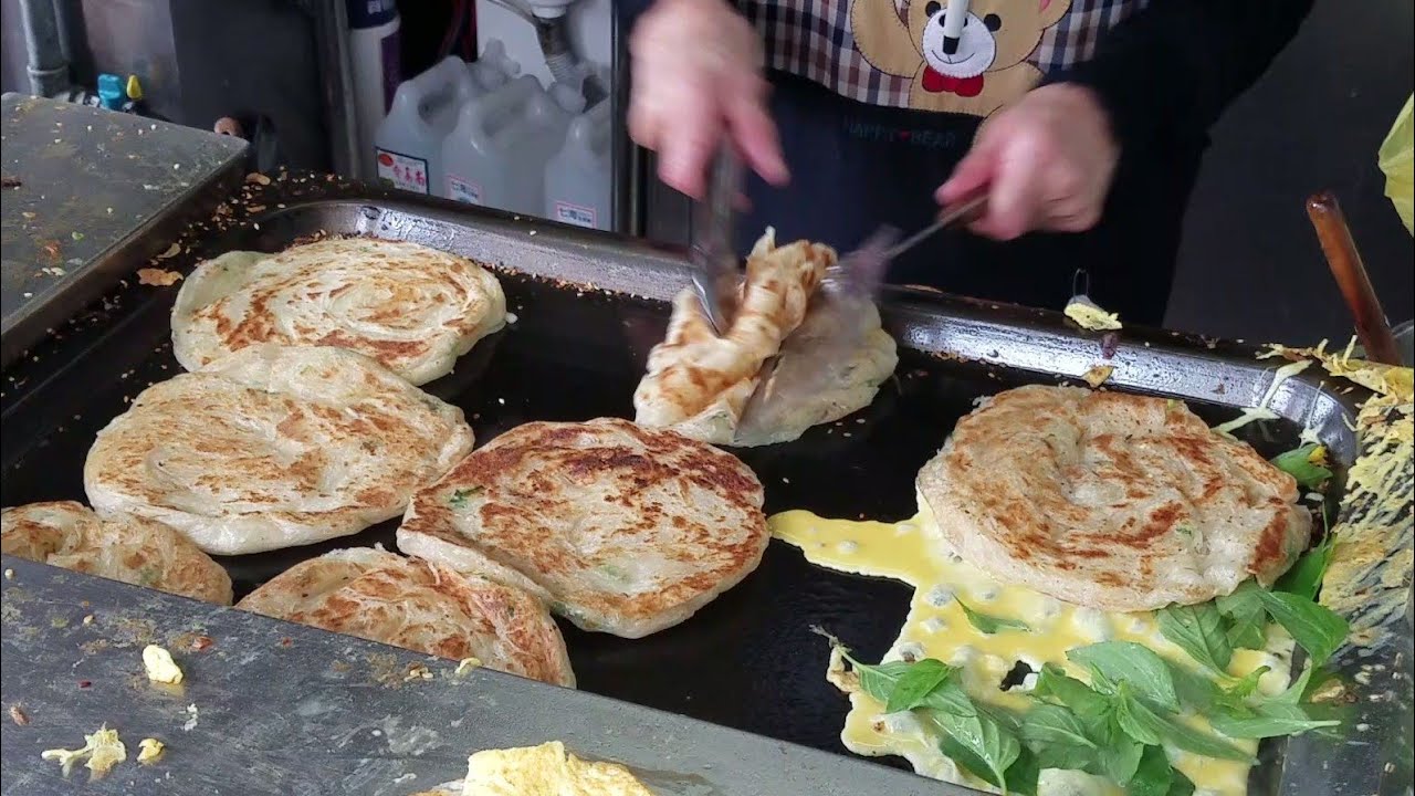 熱々モチモチ　美味しい　台湾フード　永康街　天津蔥抓餅　日本語メニューもあり注文楽々