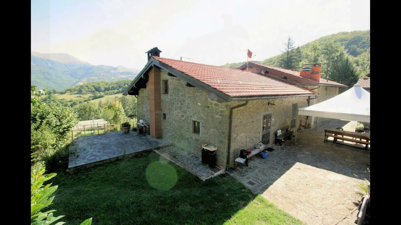 BEL COMPLESSO AGRITURISTICO SITO IN UN'OASI DI PACE ED ASSOLUTA BELLEZZA NATURALISTICA in Vendita a