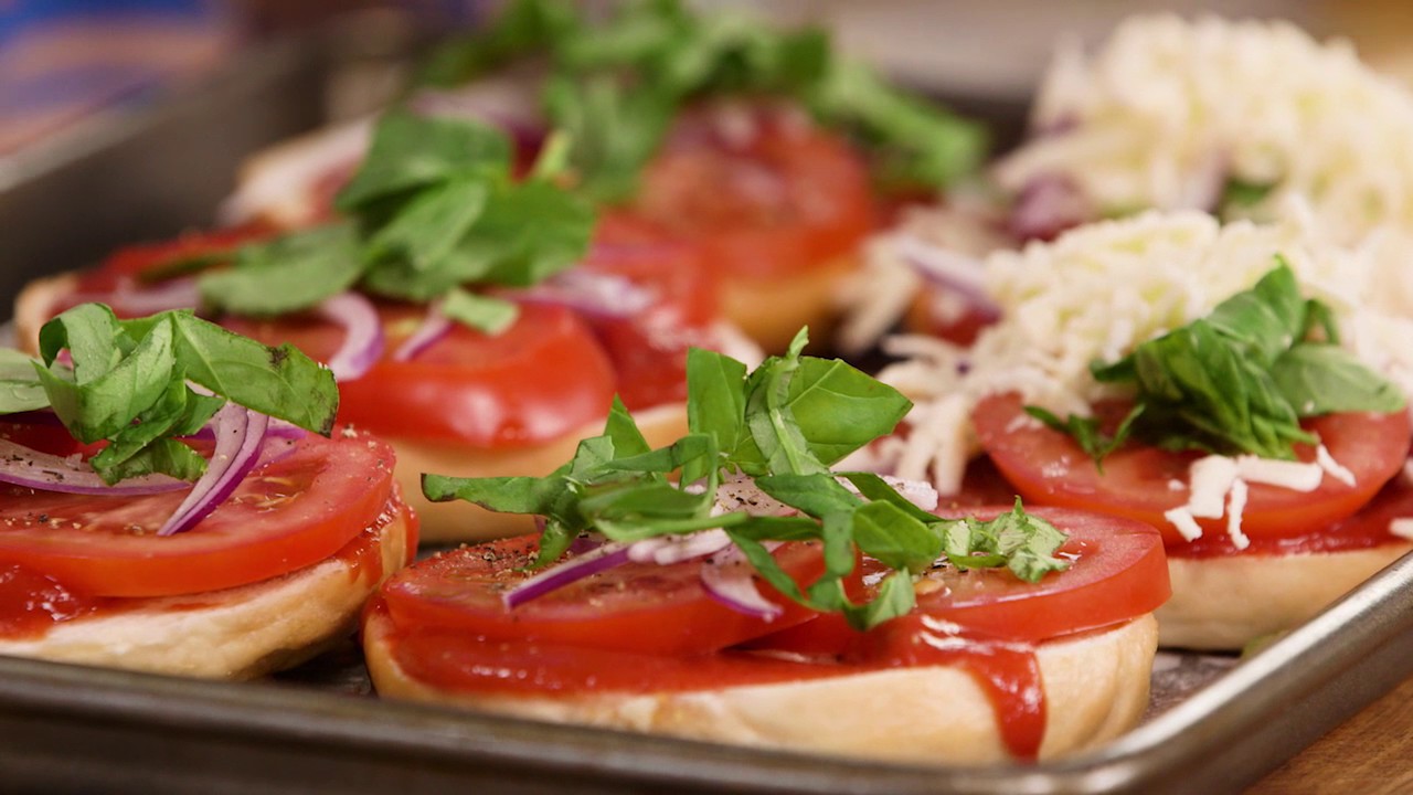 Pizza Bagel | Good Chef Bad Chef S9 E27