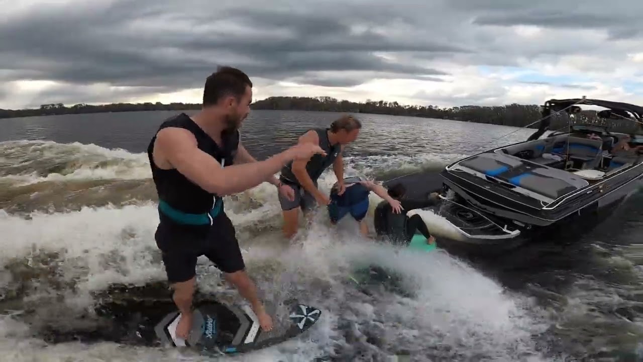 5 People Wakesurfing on ONE WAVE