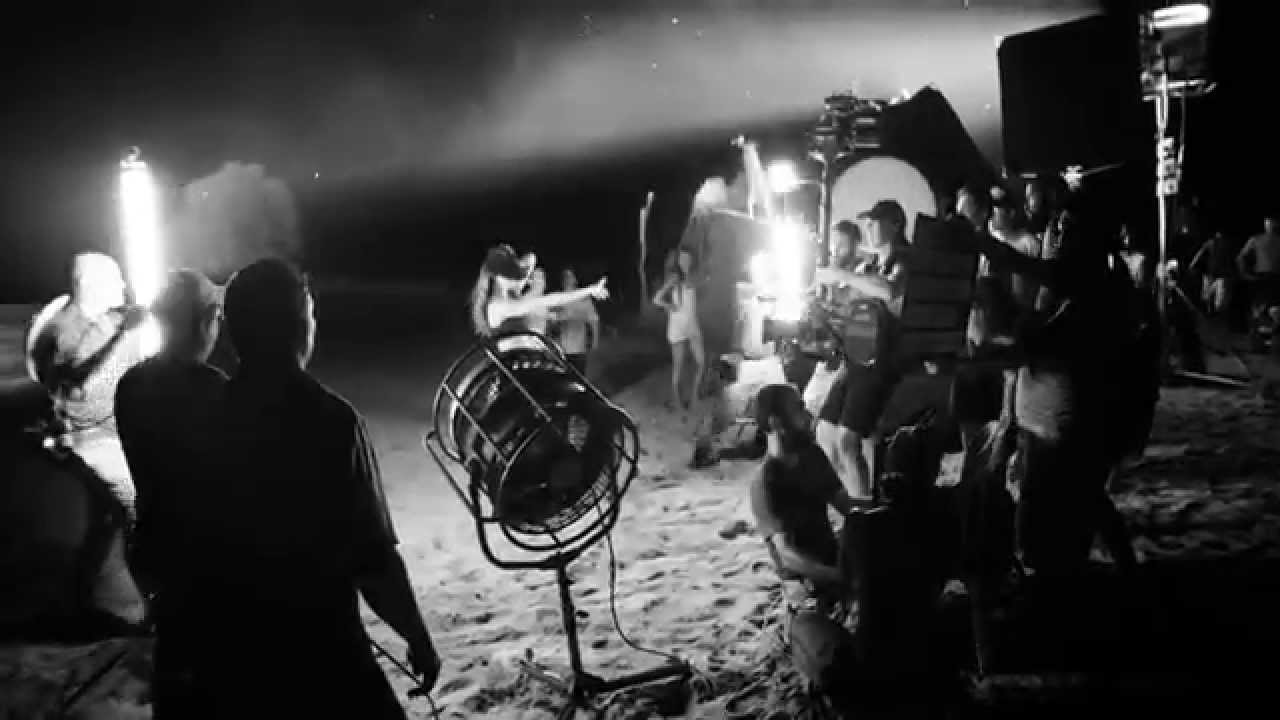 Gisele Bündchen - H&M - Heart of Glass (Backstage)