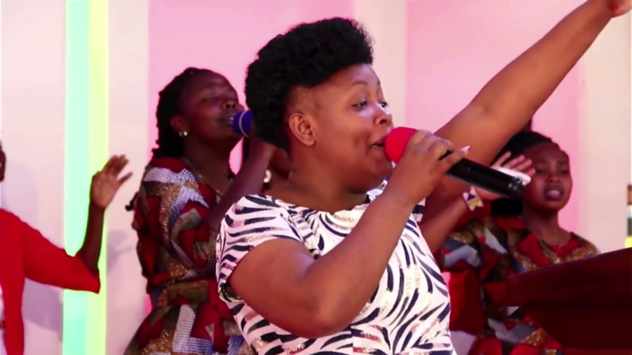 Jane Aller ministering at Women of Valor Conference