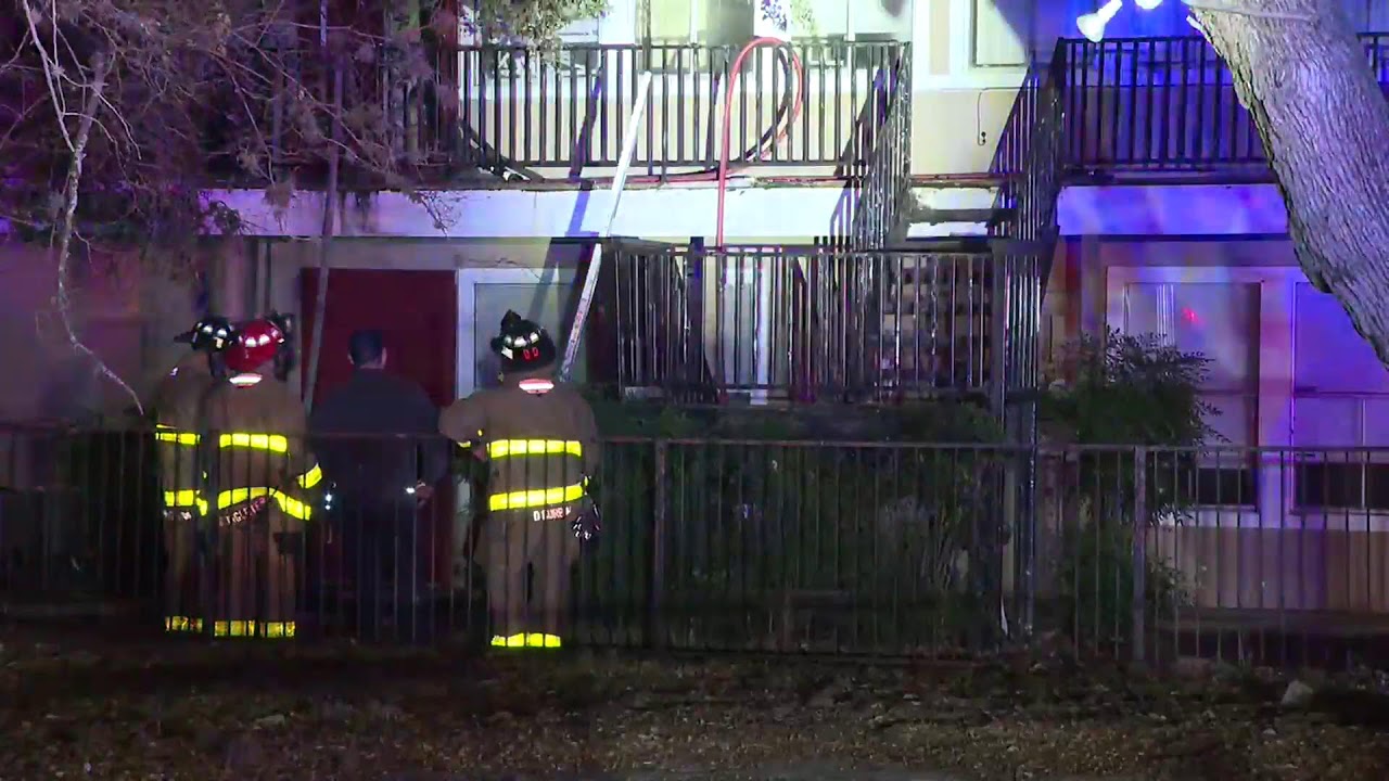 WATCH LIVE: Crews respond to apartment fire on West Side