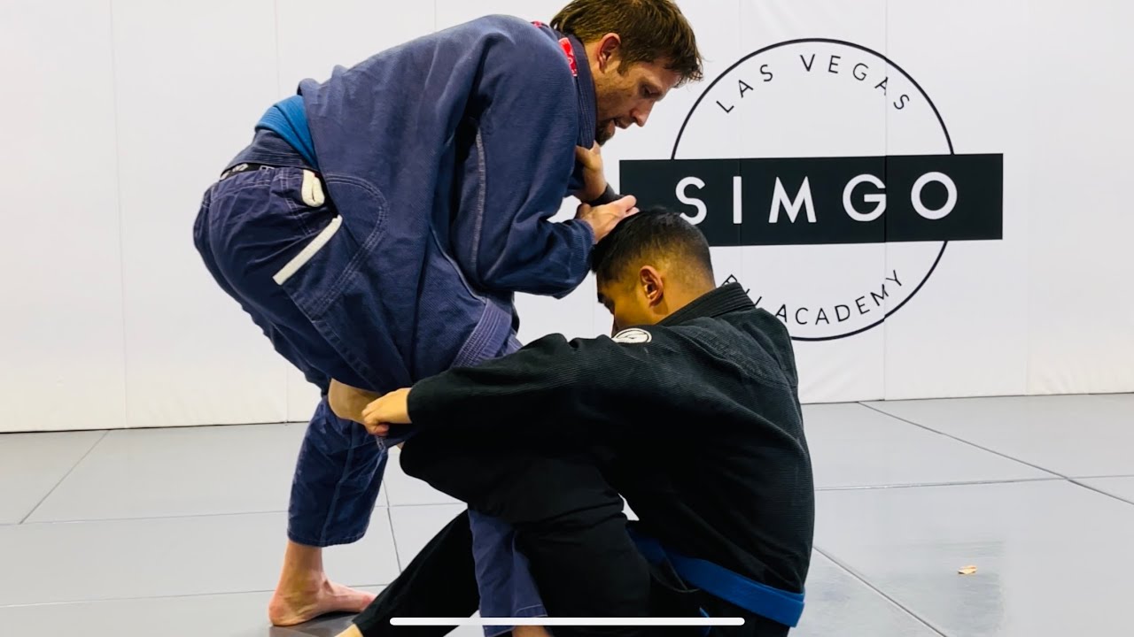 GREAT BACK AND FORTH BETWEEN BLUE BELTS! (BJJ Vlog #30)