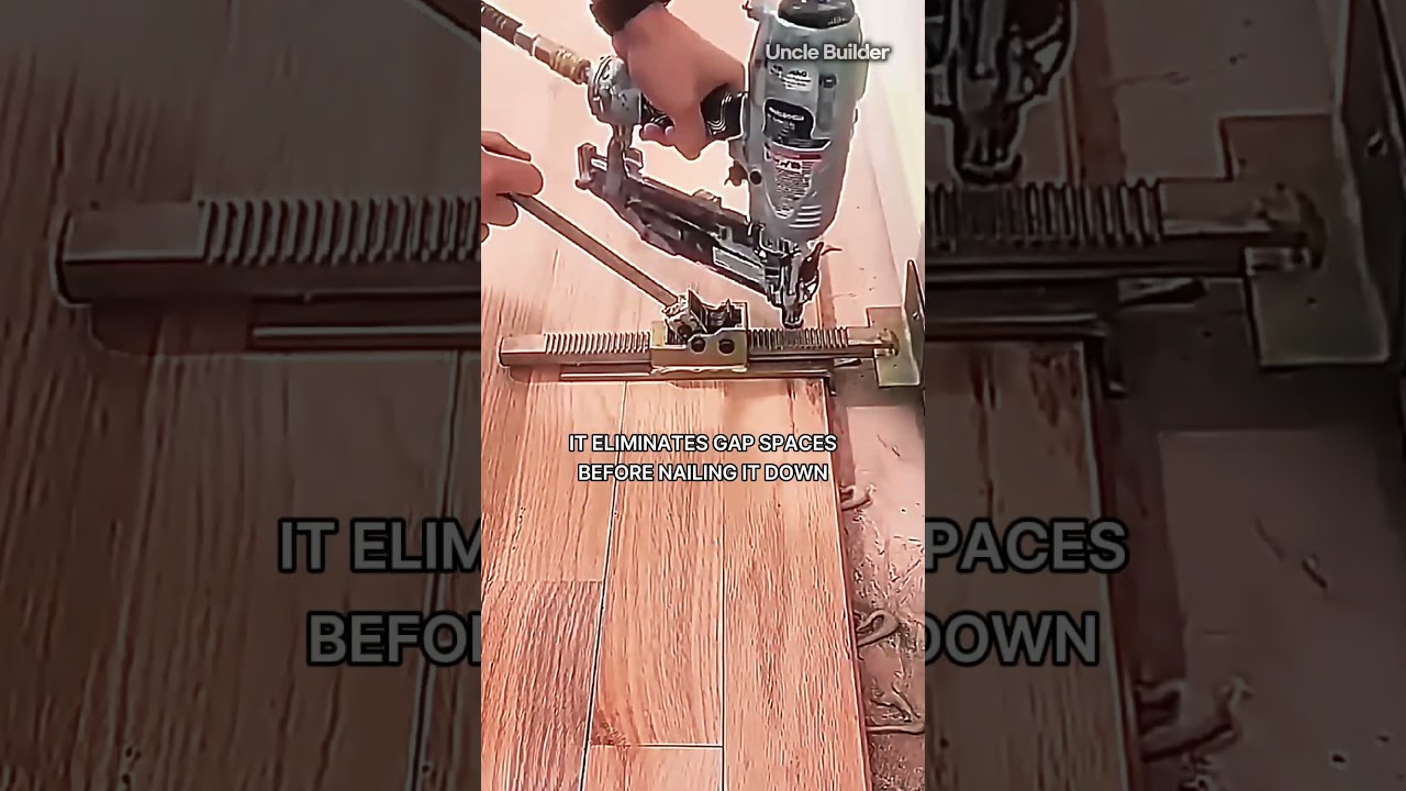 How Floor Jacks Tighten Hardwood Planks #woodworking #flooring #tools