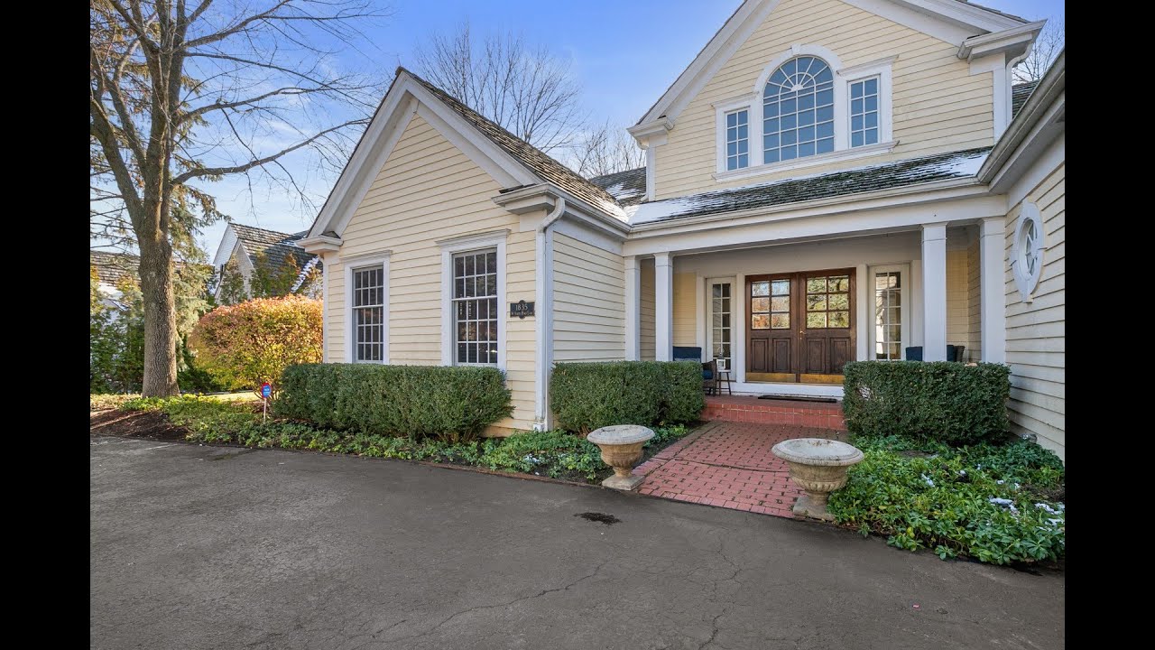 Suzanne Myers|1835 West North Pond|Lake Forest, IL|ColdwellBankerHomes.com