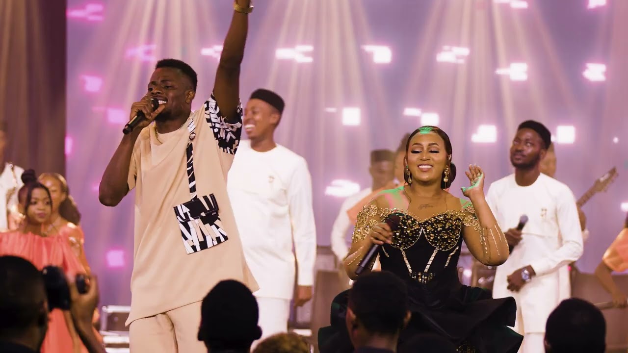 Bella Kombo Ft Eliya Mtishibi - Muulize Baba (Live Video)