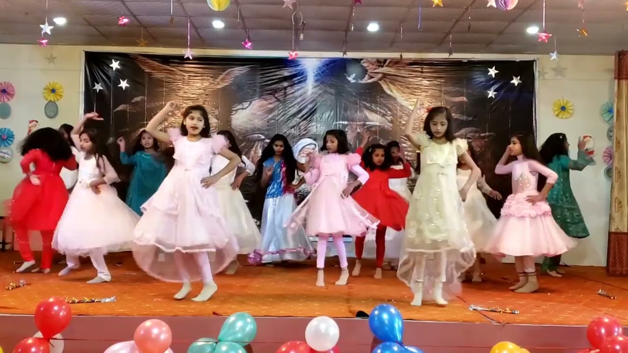 Action Song - Dehko Ayi Hai Raat Christmas Ki