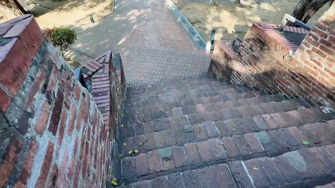 WALKING AROUND FORT ZEELANDIA--FORMER DUTCH FORT
