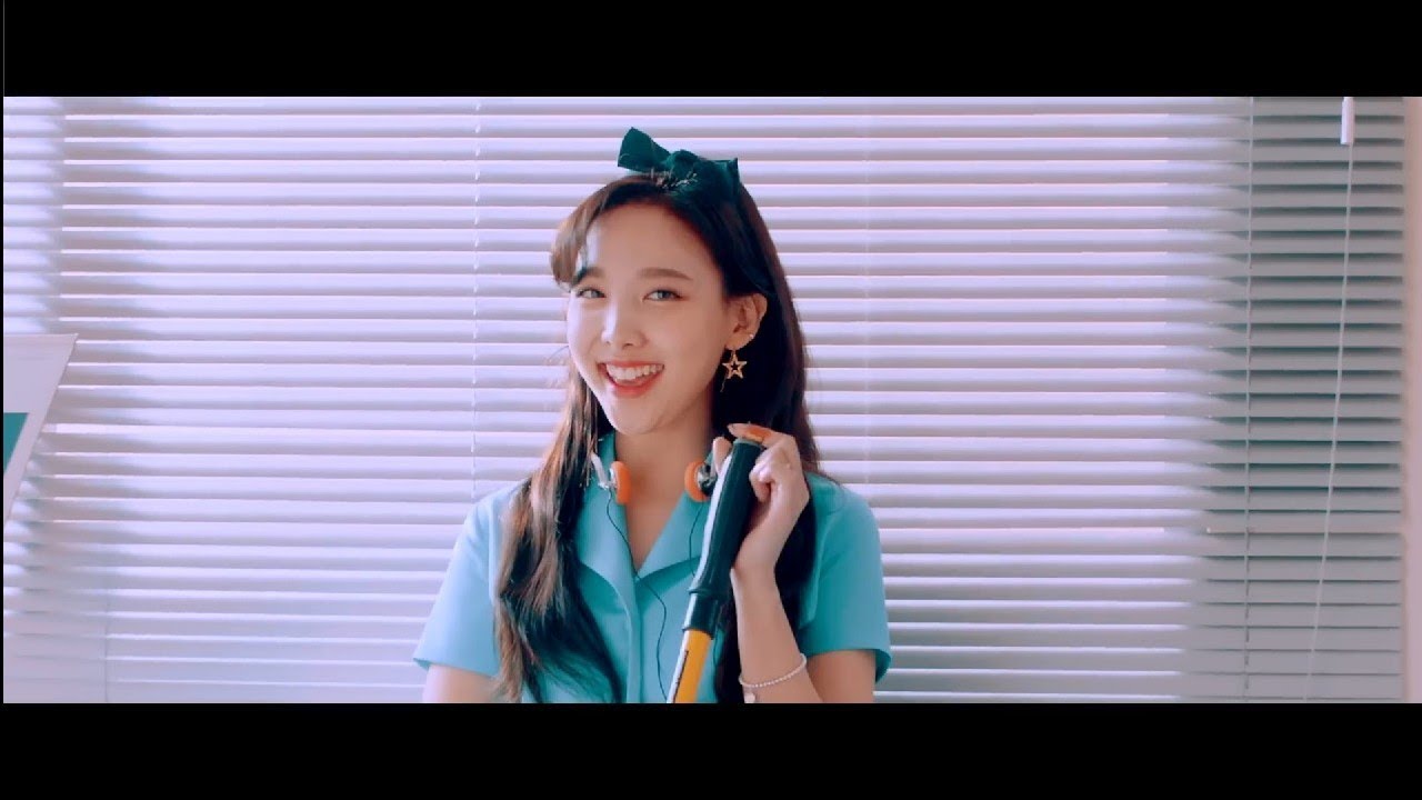 TWICE 