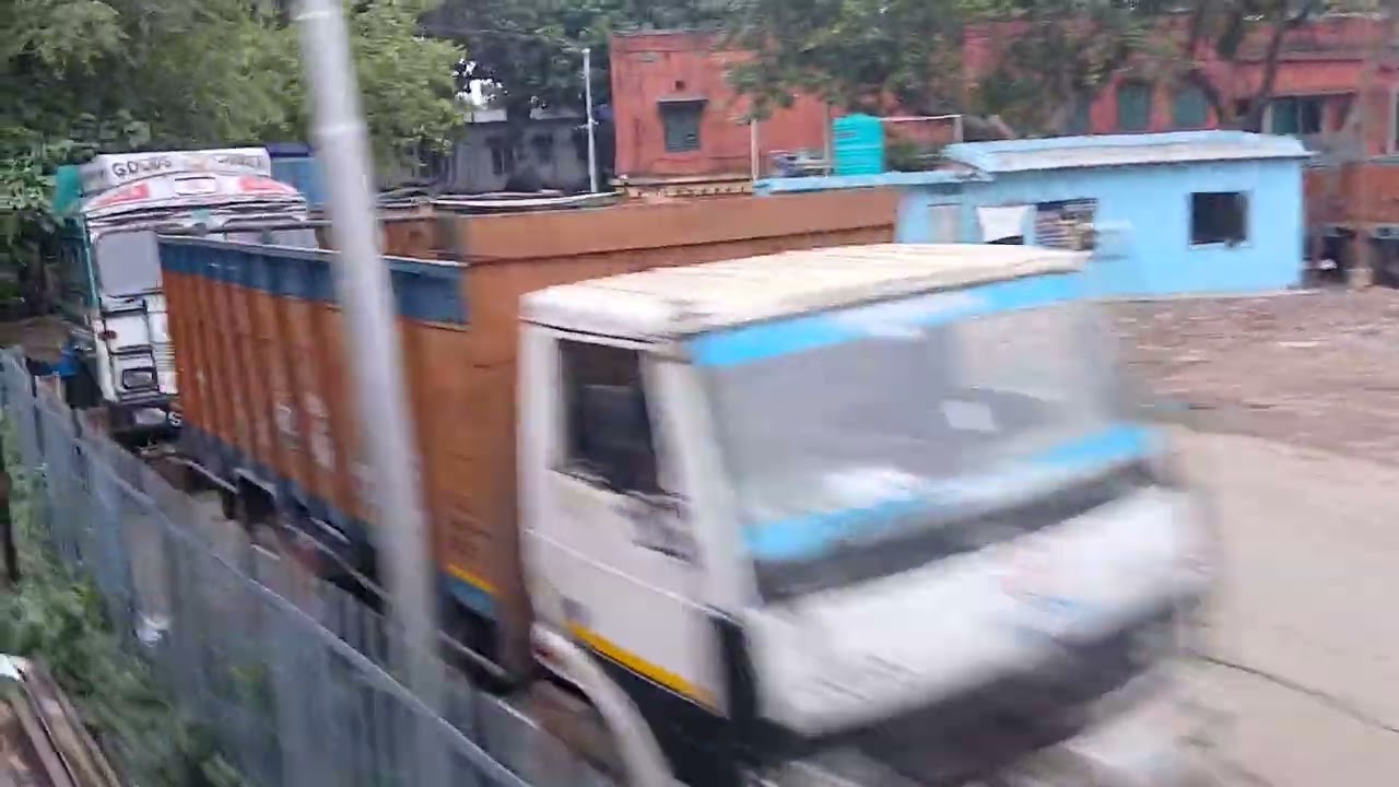 Princep Ghat To Khidderpore Kolkata Circular Railway Journey By 30122 Naihati-Ballyguange Local . 
