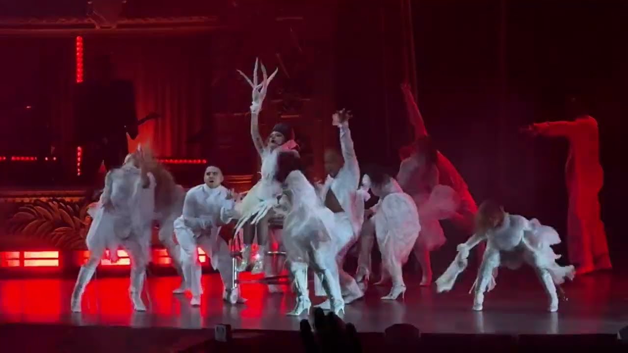 Lady Gaga | Bad Romance | The MAYHEM Ball | Live @ AFAS Dome, Antwerp (BE) 11-11-2025