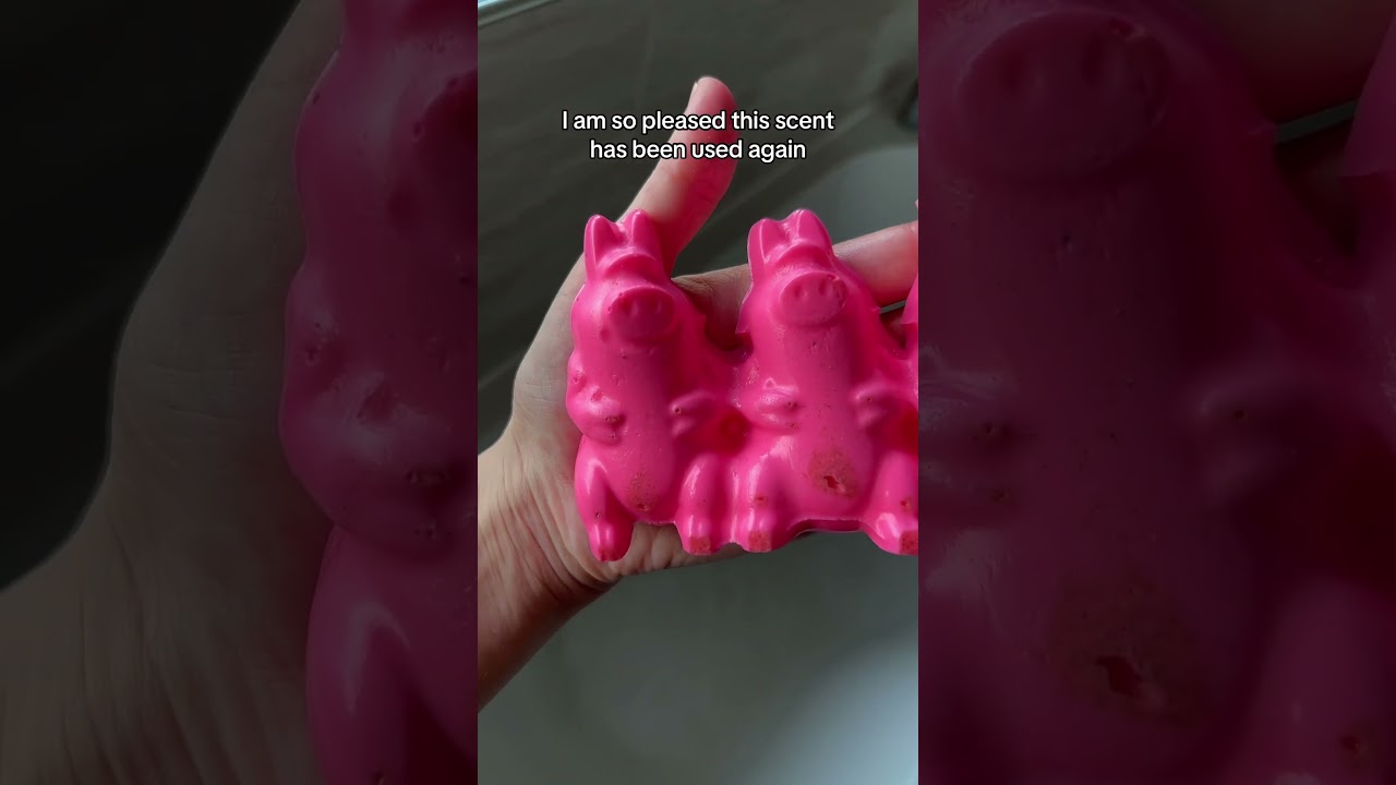 The Lush Shaun the sheep Naughty pigs shower jelly 