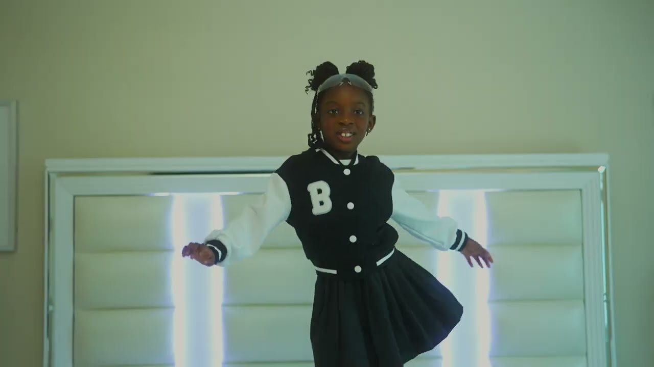 Callie Star - Meow (Official Music Video)