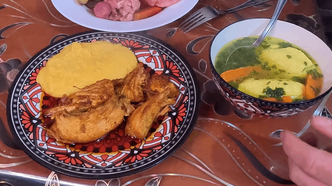 Supa de gaina de casa si carne de pui fripta
