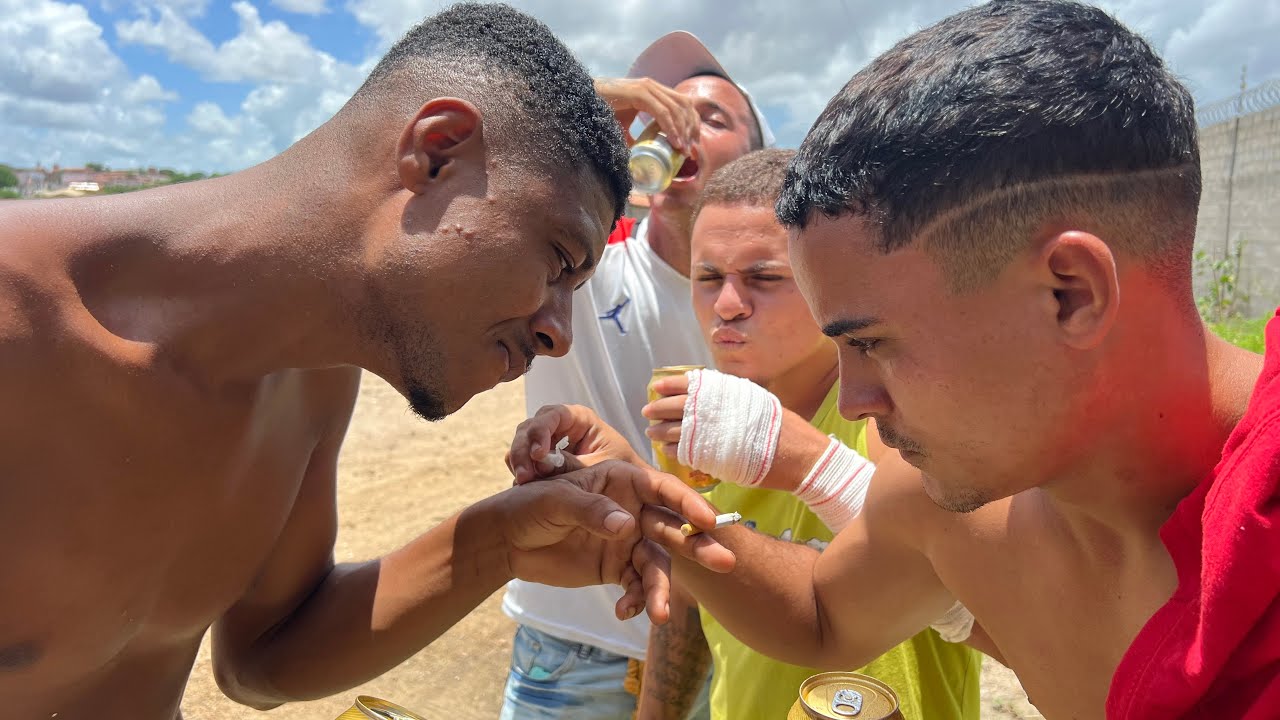 ELE FICOU ALEIJ4D0 E OS AMIGOS ABANDONARAM ELE !