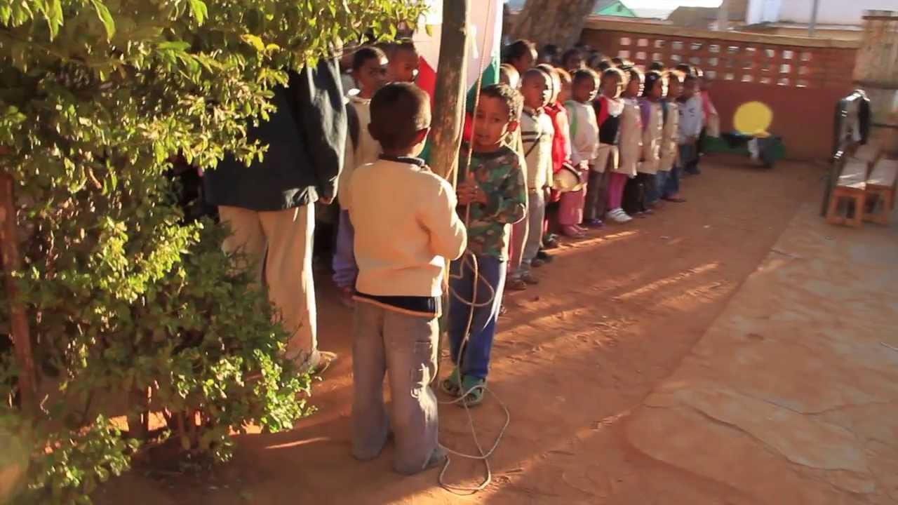 Coup de pousse-pousse pour les enfants: Episode 2. De Ranohira à Ambalavao.