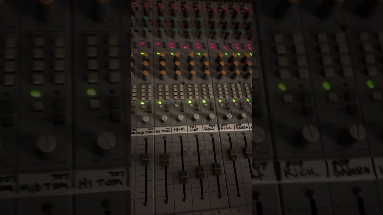 909 707