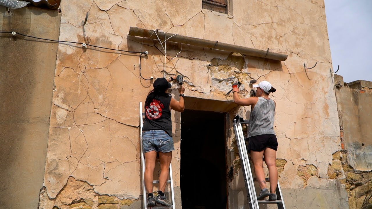 Starting renovations, first few days at the stone house (Week 1)