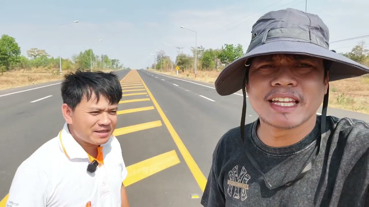 ครั้งแรกของบ่าวลาวถึงกับอึ้ง.!!เจอกับตัวเองทางหลวงชนบทประเทศไทยลาดยางอย่างดีแถมมีตั้ง4 เลน